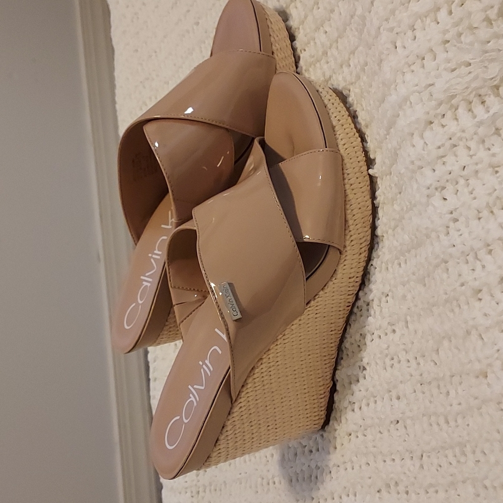 Worn once! Women's CK Wddges